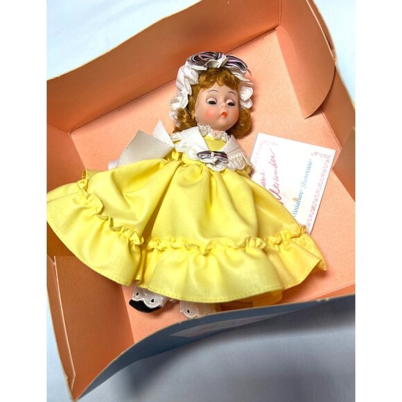 Madame Alexander Curly Locks Miniature Showcase Doll In Box With Yellow Dress & - Picture 5 of 7